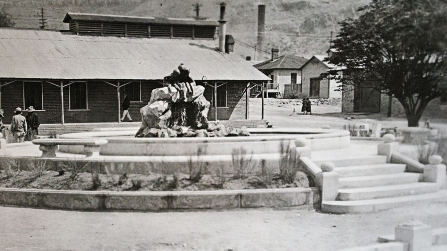 Nacozari de Garcia Sonora main plaza with Max Blondat's Memorial Fountain: Fuente de las sonrisas